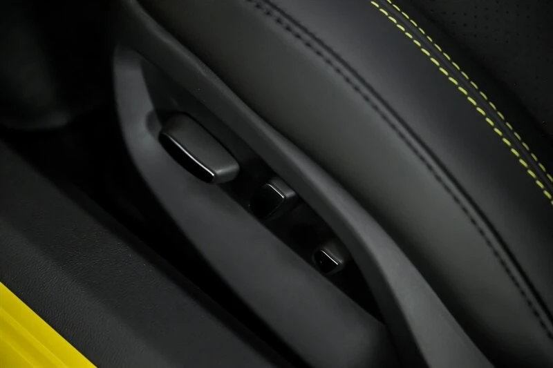 2016 Chevrolet Corvette - Image 21 of 31