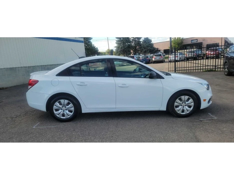 2016 Chevrolet Cruze - Image 4 of 17