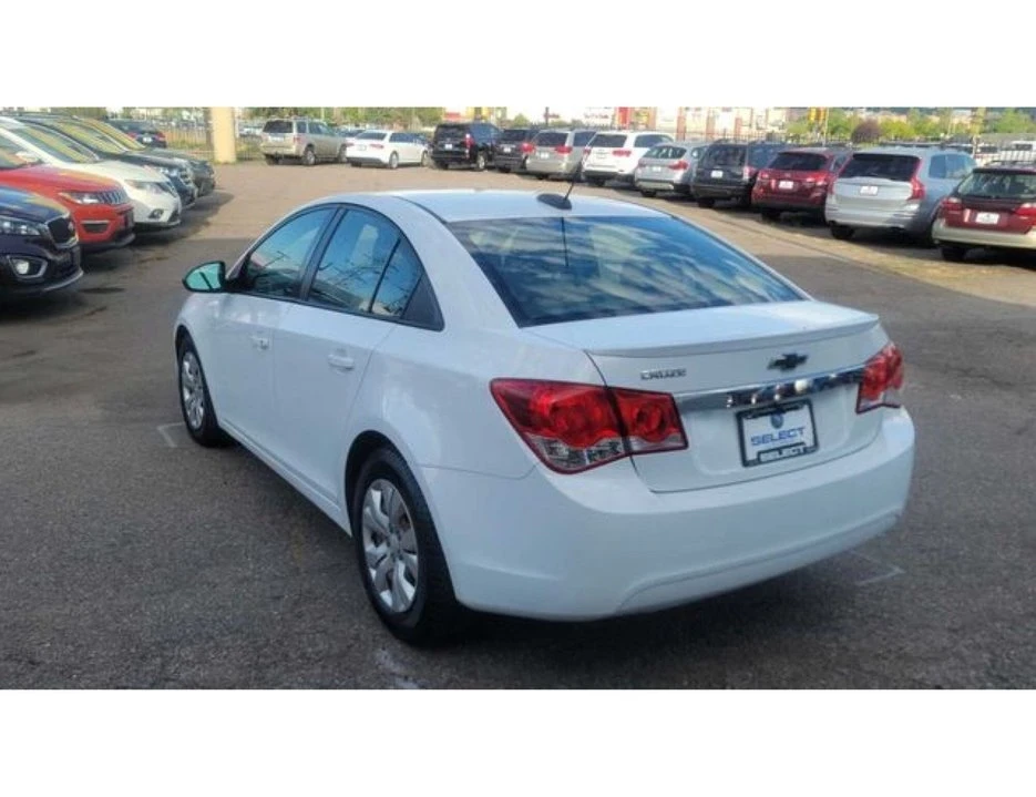 2016 Chevrolet Cruze - Image 2 of 17