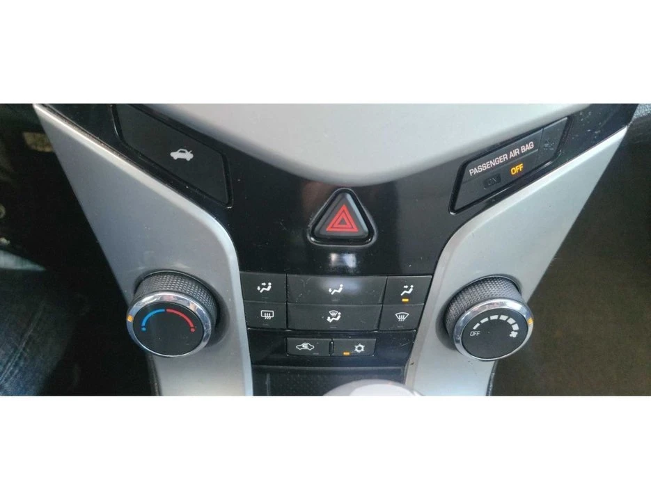2016 Chevrolet Cruze - Image 15 of 17