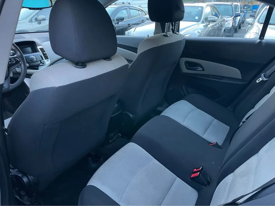 2016 Chevrolet Cruze - Image 6 of 8