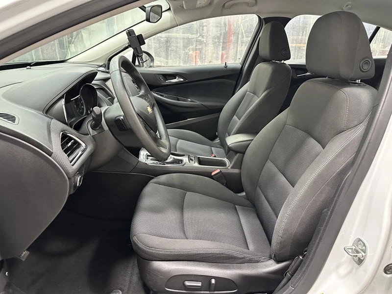 2016 Chevrolet Cruze - Image 10 of 12