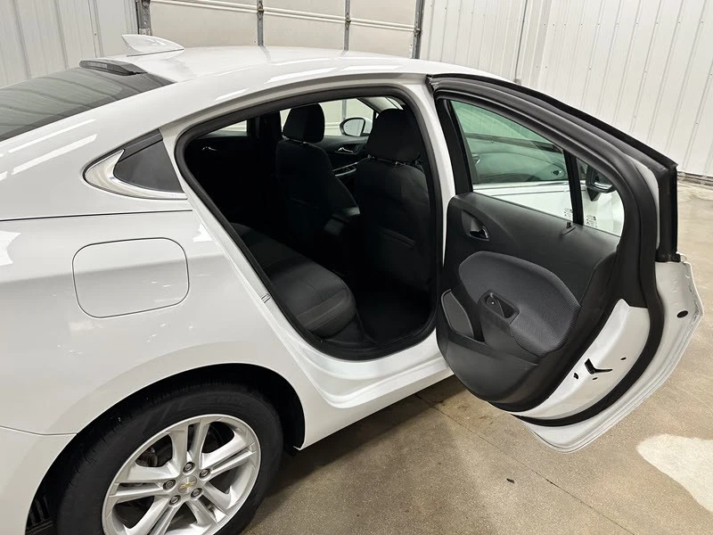 2016 Chevrolet Cruze - Image 14 of 21