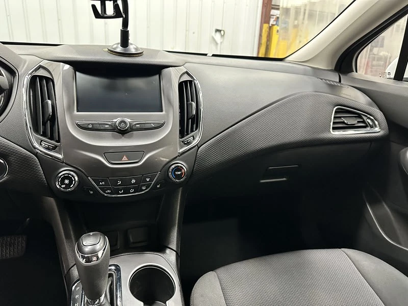 2016 Chevrolet Cruze - Image 9 of 21