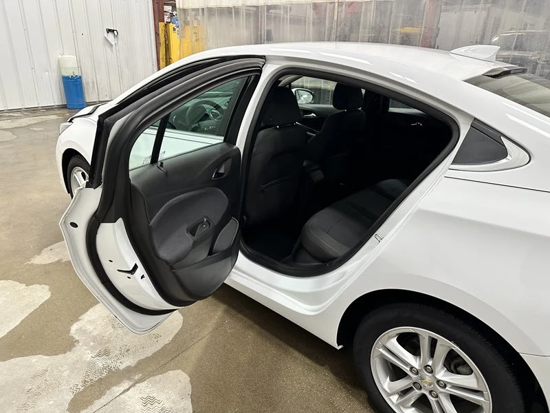 2016 Chevrolet Cruze - Image 11 of 12