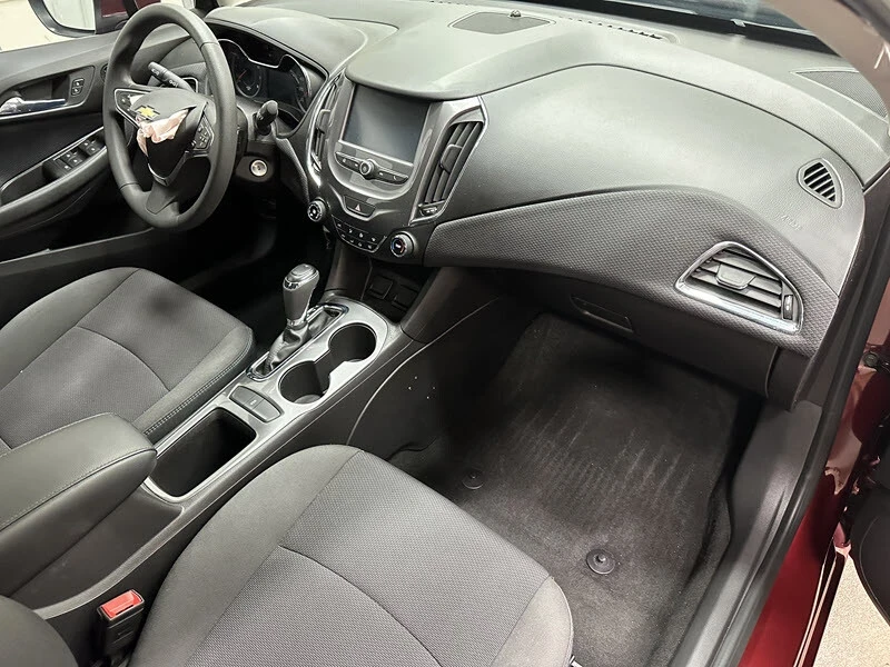 2016 Chevrolet Cruze - Image 18 of 21