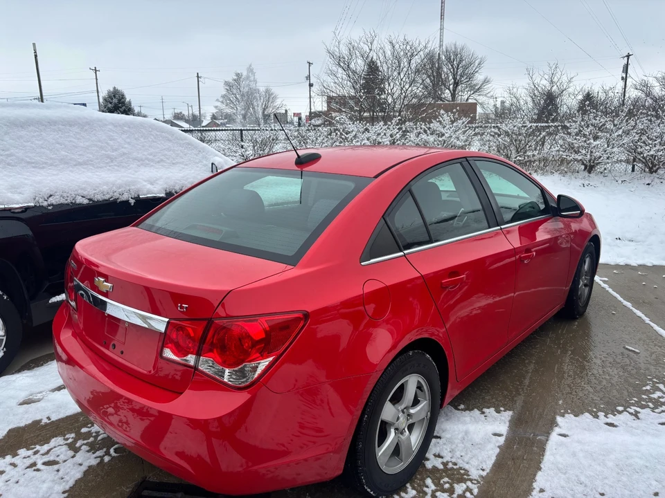 2016 Chevrolet Cruze - Image 2 of 5