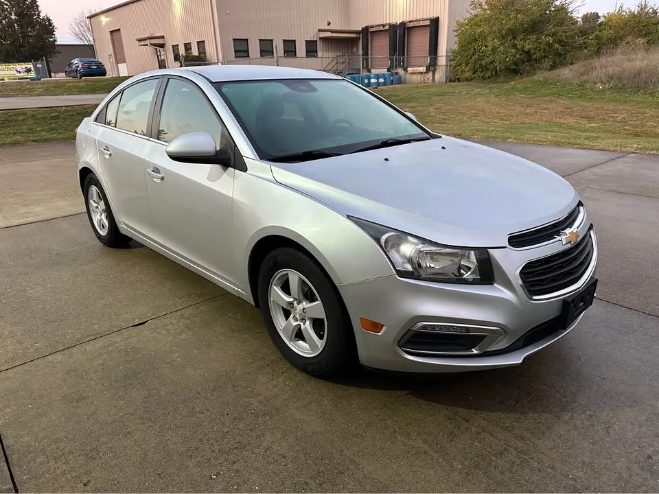 2016 Chevrolet Cruze - Image 3 of 10