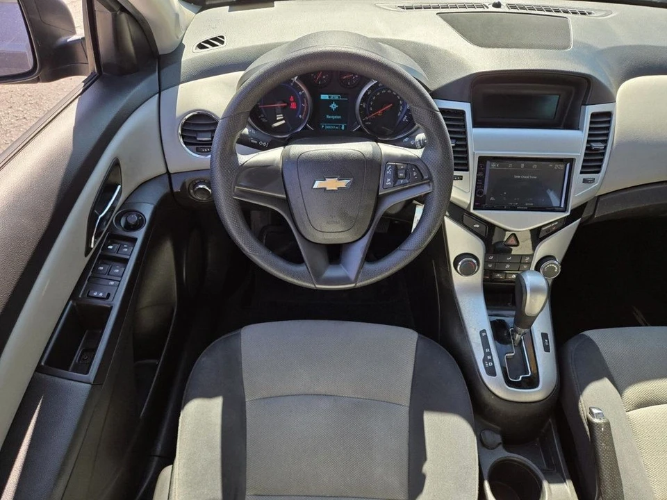2016 Chevrolet Cruze - Image 8 of 21