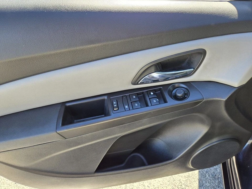 2016 Chevrolet Cruze - Image 13 of 21