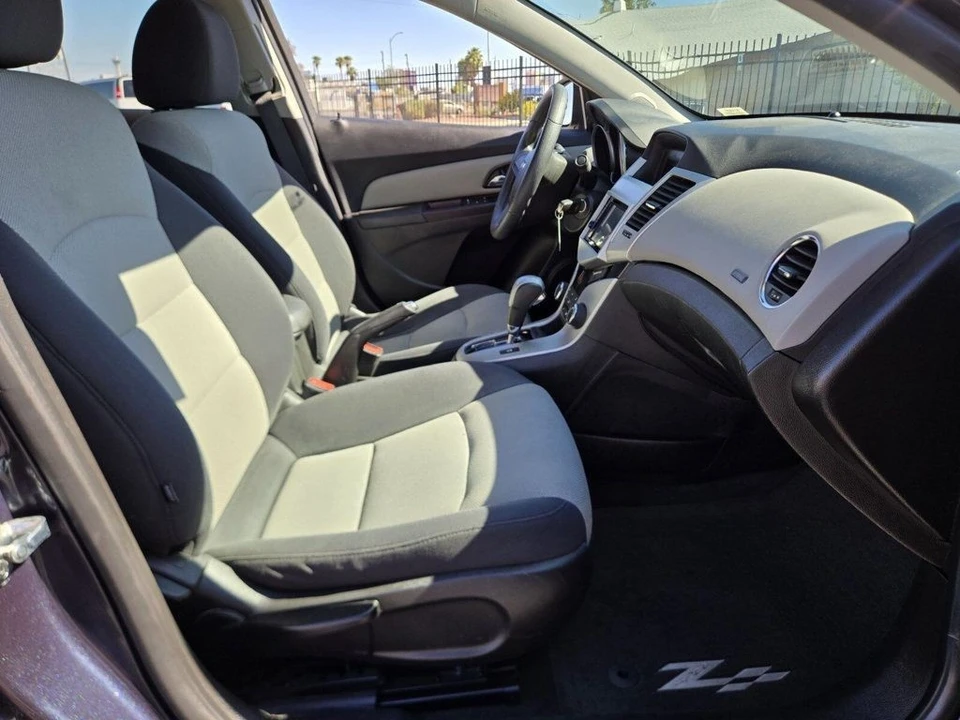 2016 Chevrolet Cruze - Image 11 of 21
