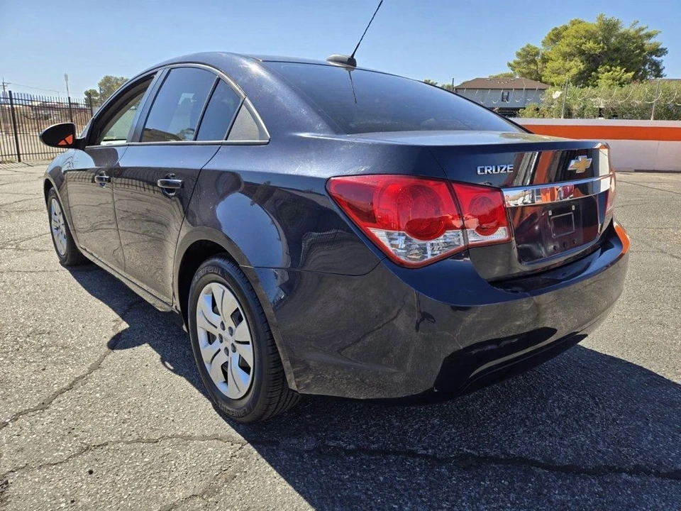 2016 Chevrolet Cruze - Image 2 of 21