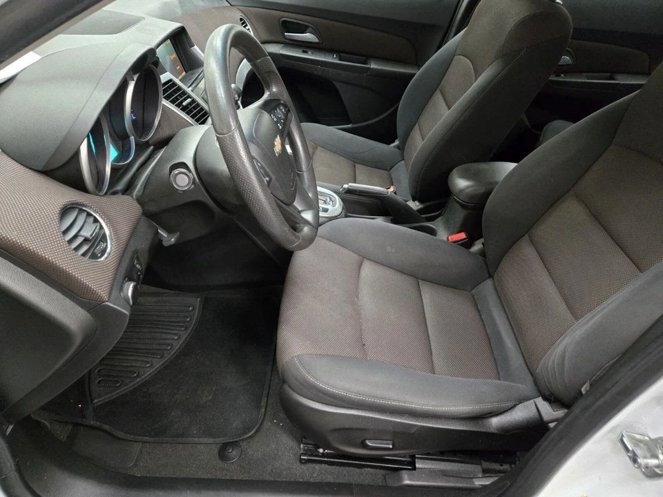 2016 Chevrolet Cruze - Image 5 of 12