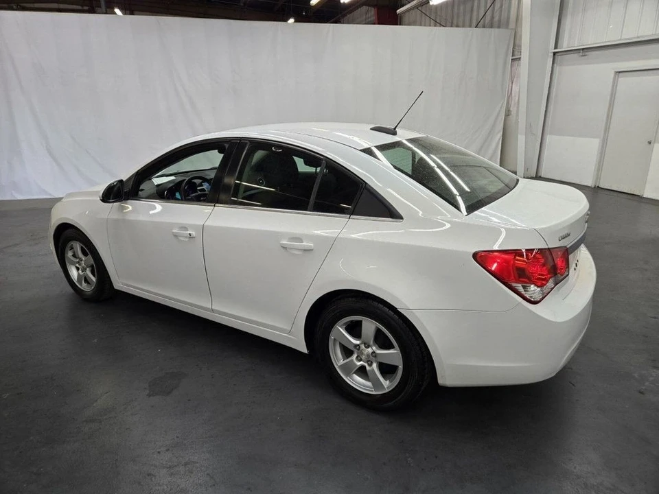 2016 Chevrolet Cruze - Image 2 of 12
