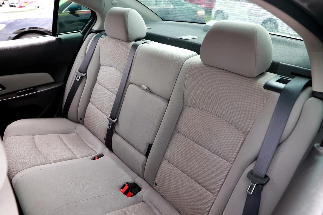 2016 Chevrolet Cruze - Image 8 of 12