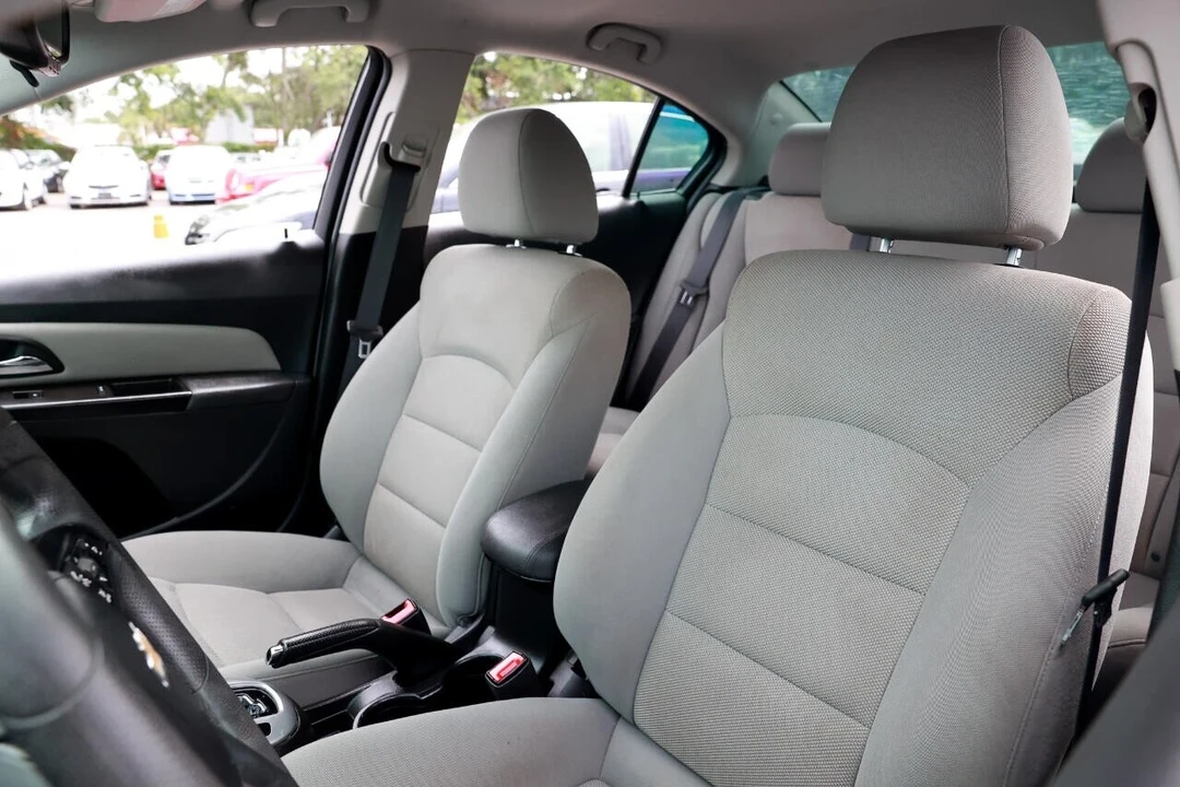 2016 Chevrolet Cruze - Image 6 of 12