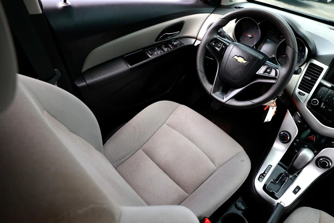 2016 Chevrolet Cruze - Image 20 of 21