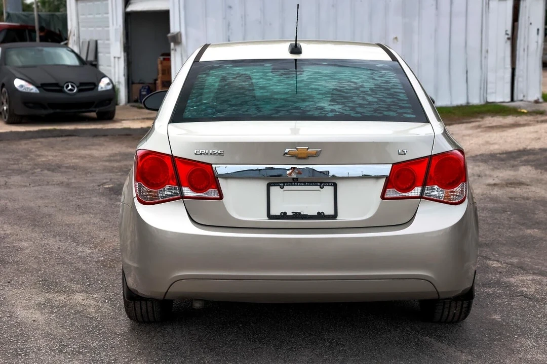 2016 Chevrolet Cruze - Image 9 of 12