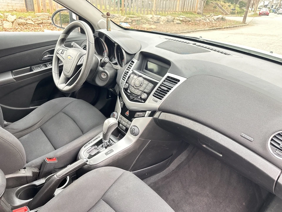 2016 Chevrolet Cruze - Image 6 of 8
