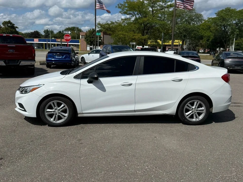 2016 Chevrolet Cruze - Image 8 of 12