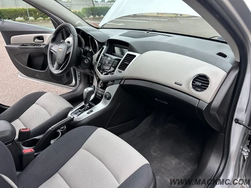 2016 Chevrolet Cruze - Image 2 of 20