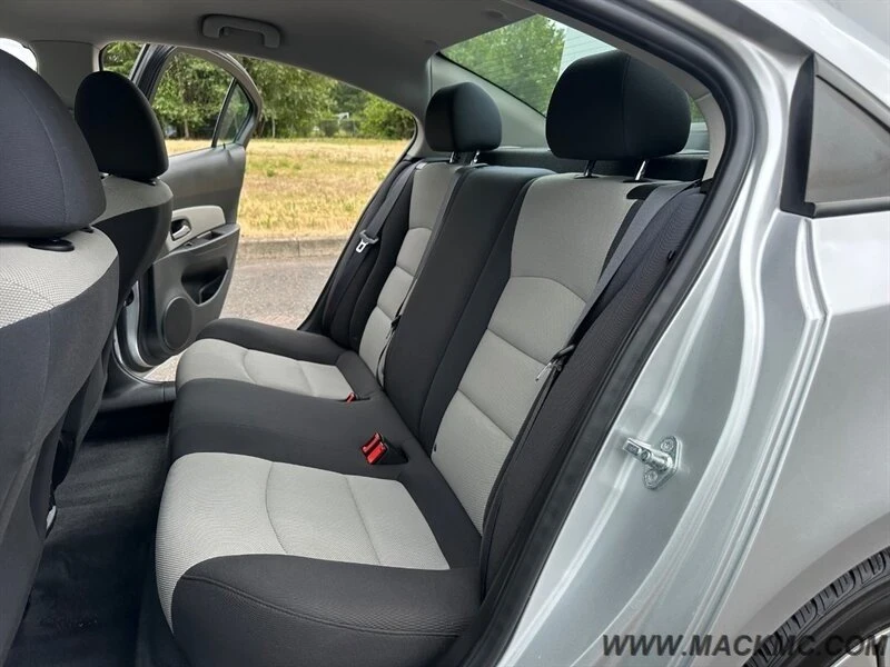 2016 Chevrolet Cruze - Image 18 of 20