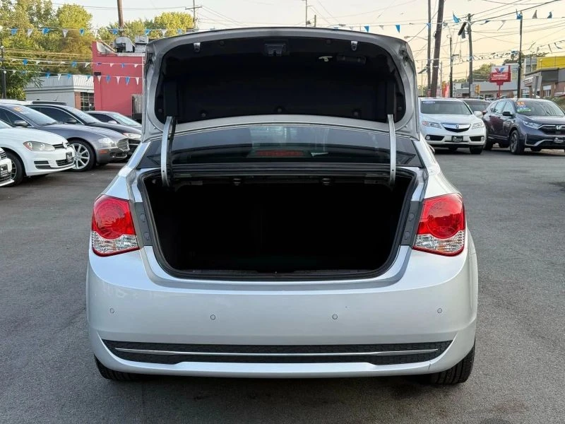 2016 Chevrolet Cruze - Image 10 of 12