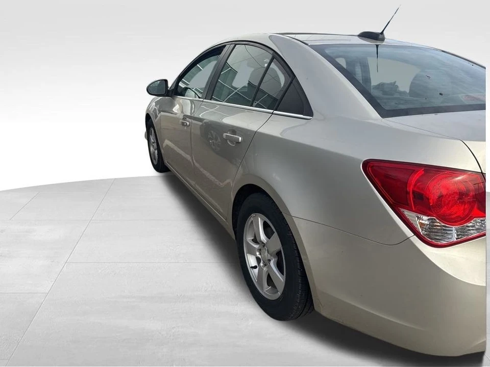 2016 Chevrolet Cruze - Image 2 of 12