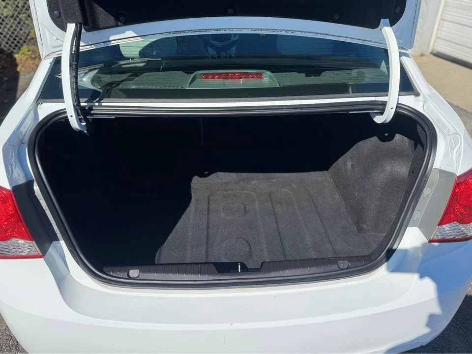 2016 Chevrolet Cruze - Image 11 of 20