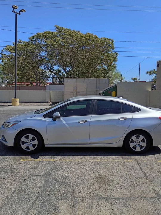 2016 Chevrolet Cruze - Image 2 of 11