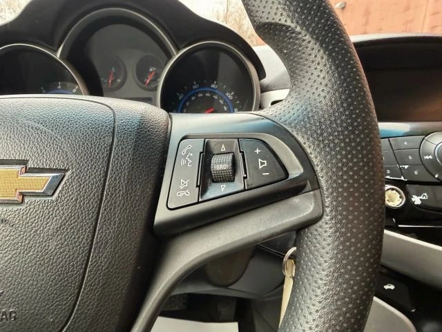 2016 Chevrolet Cruze - Image 16 of 21