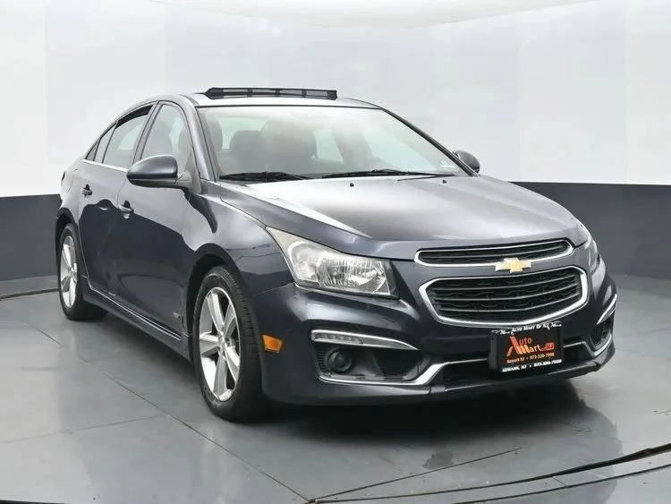 2016 Chevrolet Cruze - Image 2 of 12