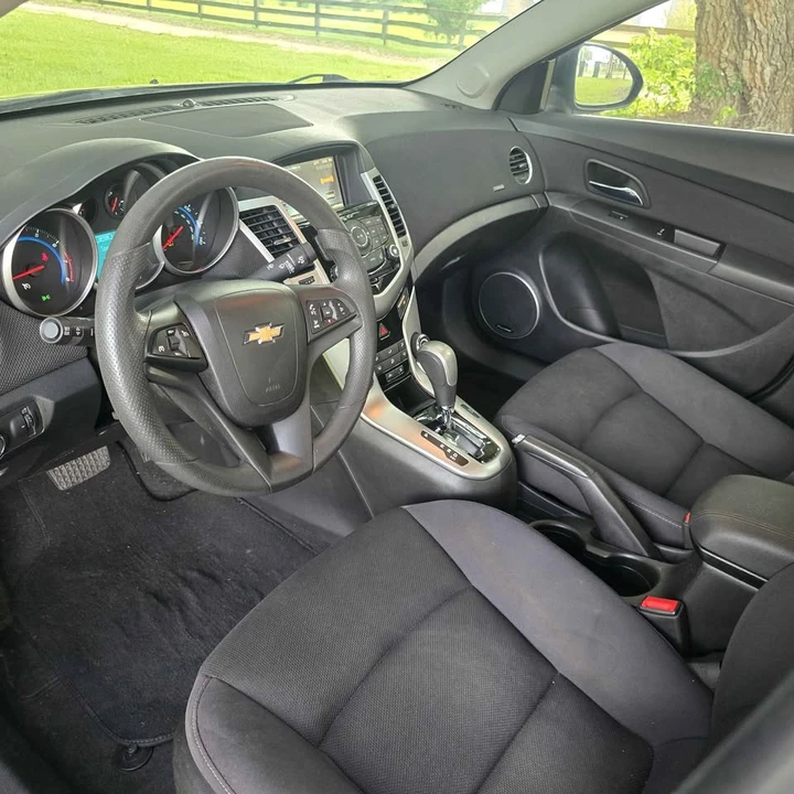 2016 Chevrolet Cruze - Image 10 of 12