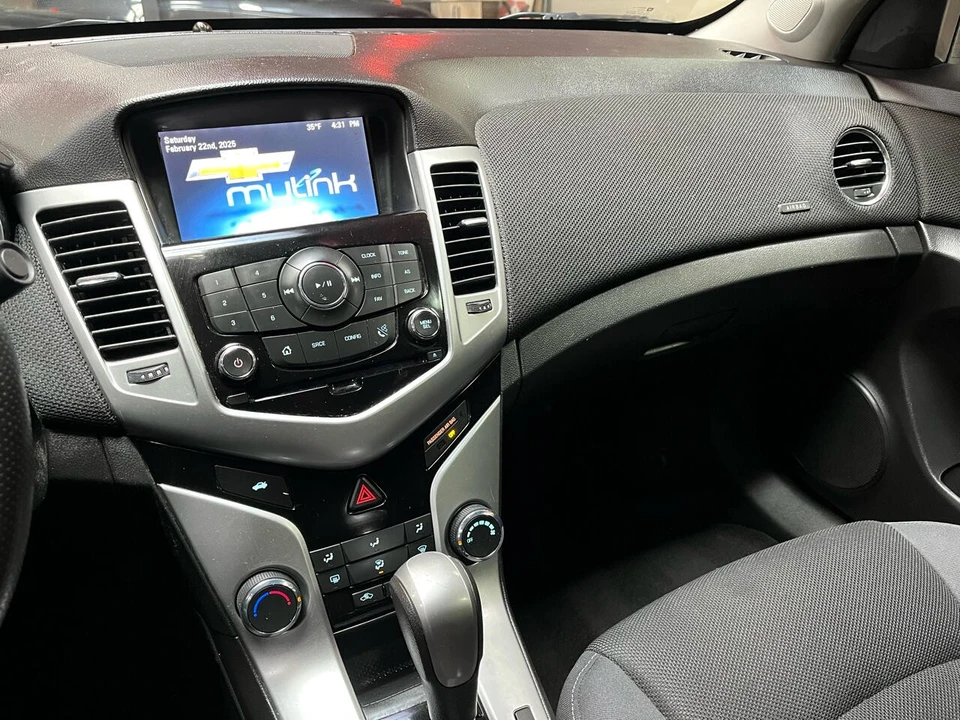 2016 Chevrolet Cruze - Image 18 of 21