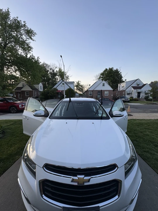 2016 Chevrolet Cruze - Image 2 of 12