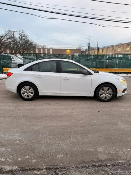 2016 Chevrolet Cruze - Image 5 of 5
