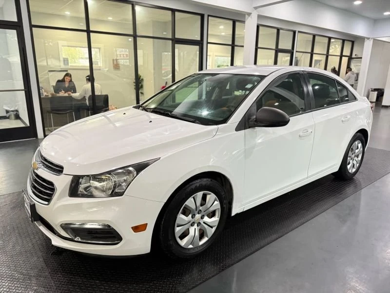 2016 Chevrolet Cruze - Image 2 of 16