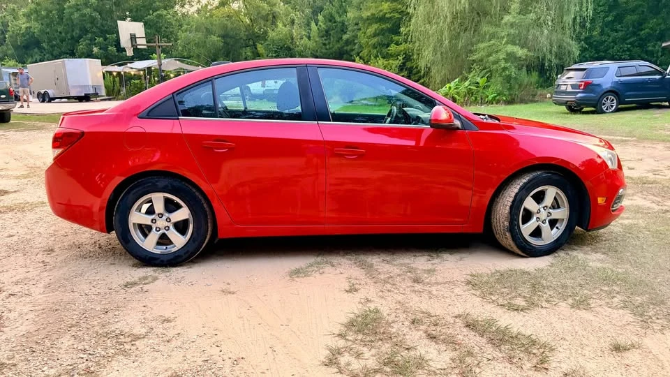 2016 Chevrolet Cruze - Image 2 of 12