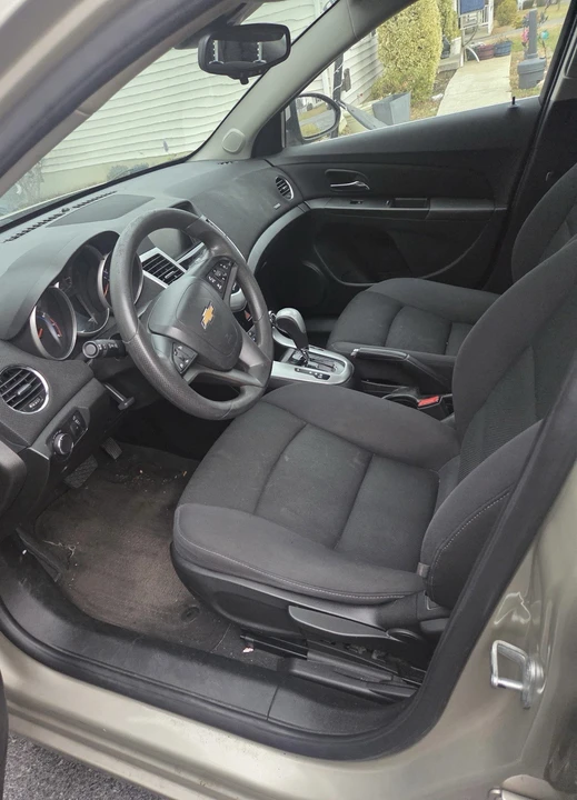2016 Chevrolet Cruze - Image 6 of 8