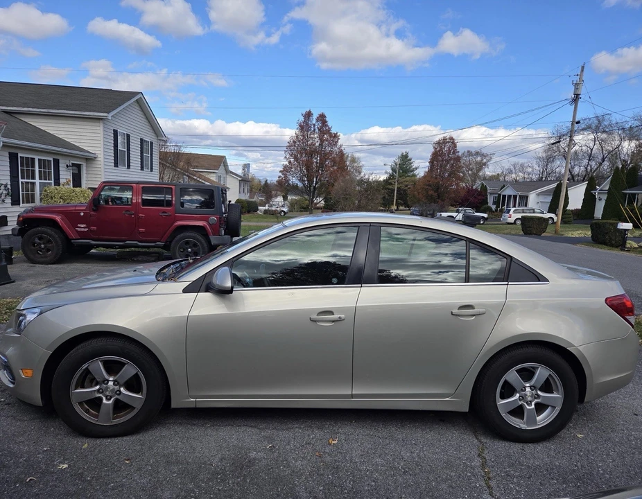 2016 Chevrolet Cruze - Image 2 of 8