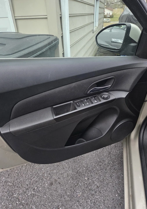 2016 Chevrolet Cruze - Image 5 of 8