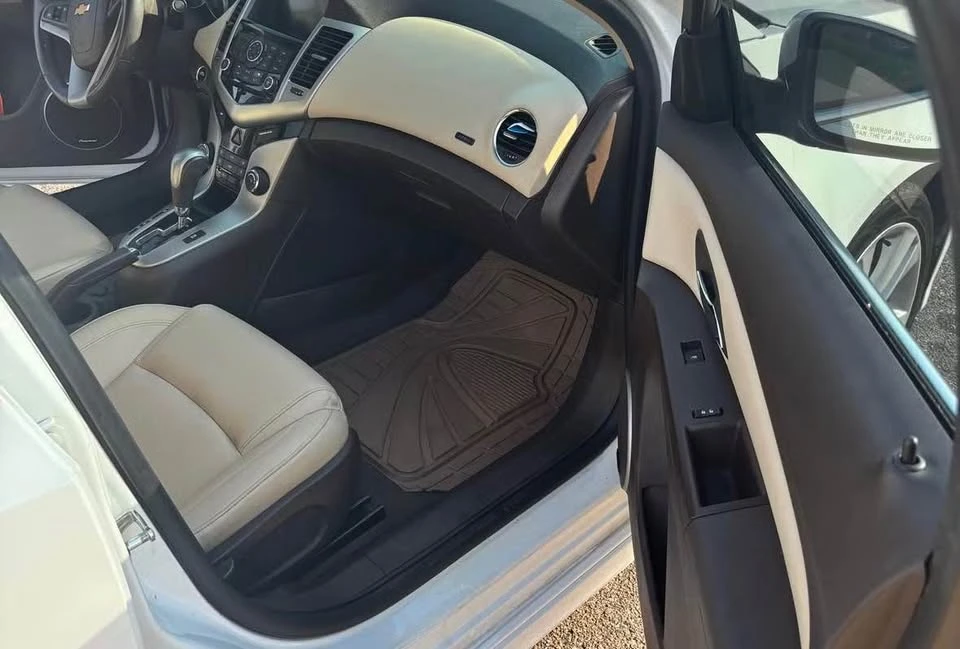 2016 Chevrolet Cruze - Image 10 of 15