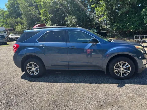 2016 Chevrolet Equinox LS Sport Utility 4D