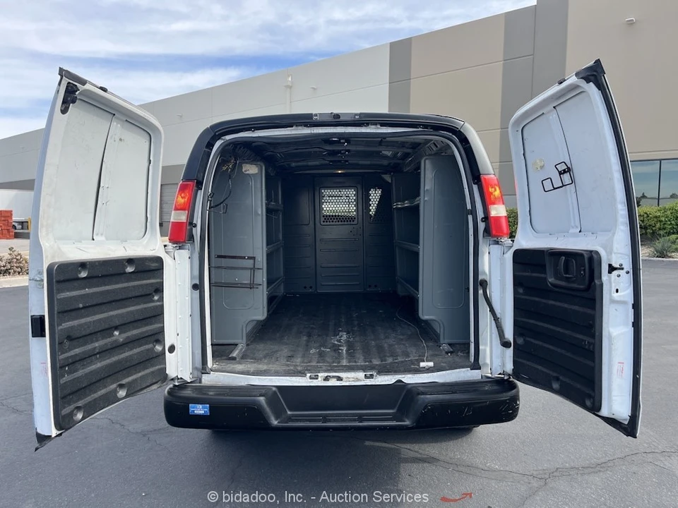 2016 Chevrolet Express - Image 9 of 12