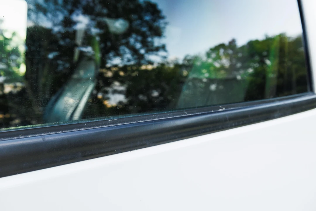 2016 Chevrolet Express - Image 24 of 31