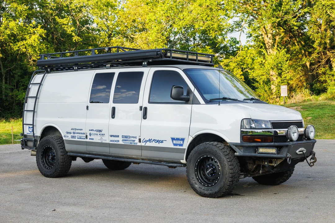 2016 Chevrolet Express - Image 19 of 31