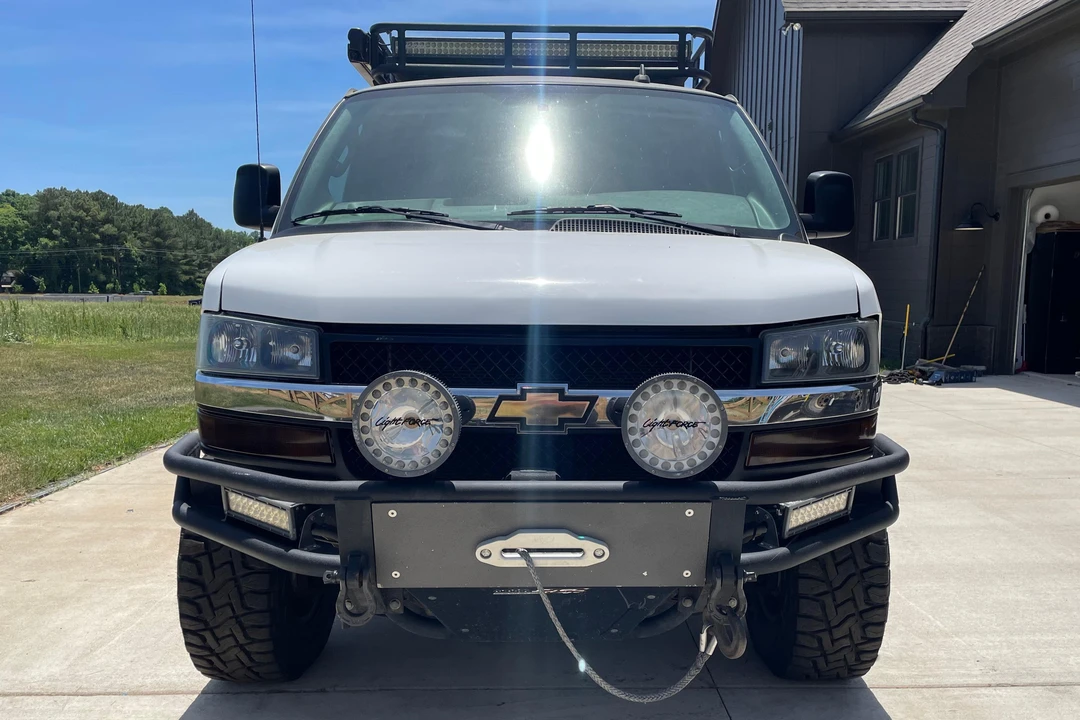 2016 Chevrolet Express - Image 2 of 31