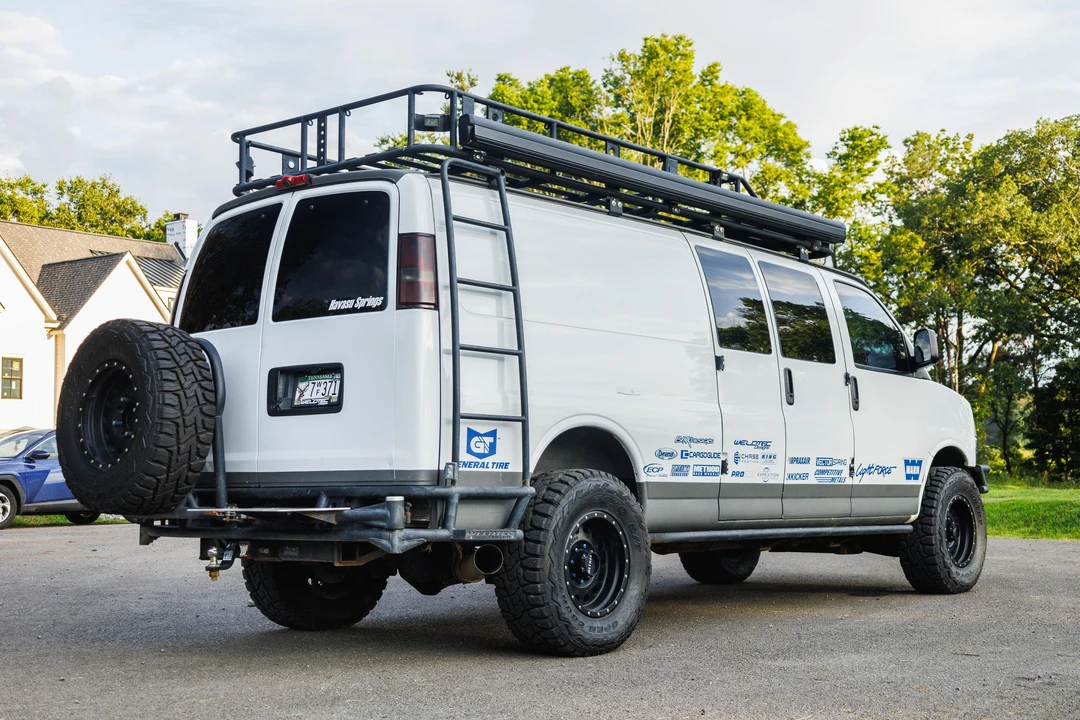 2016 Chevrolet Express - Image 14 of 31