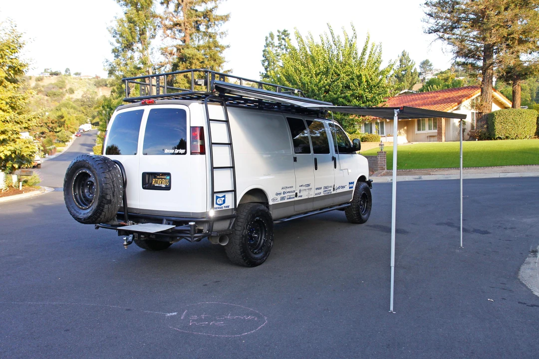 2016 Chevrolet Express - Image 16 of 31