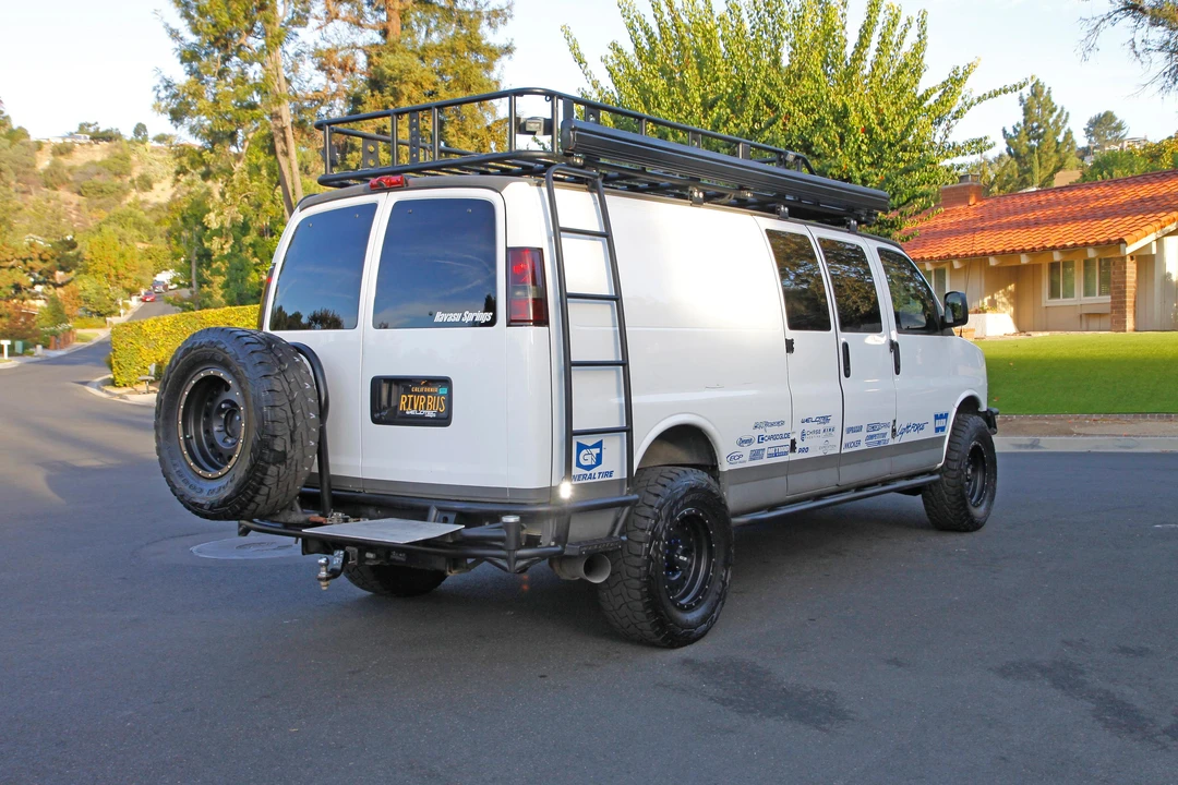 2016 Chevrolet Express - Image 15 of 31
